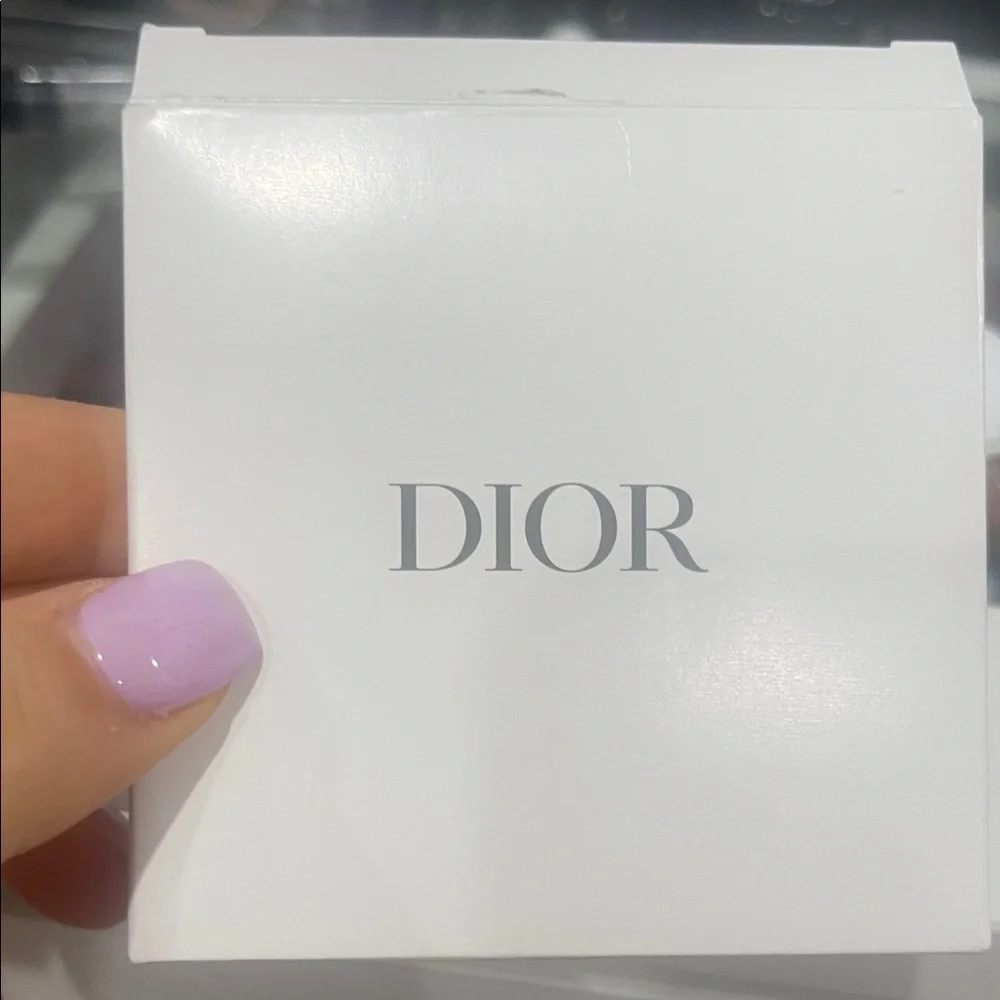 Dior mirror new in box ⭐️⭐️⭐️⭐️⭐️ - Picture 3 of 4